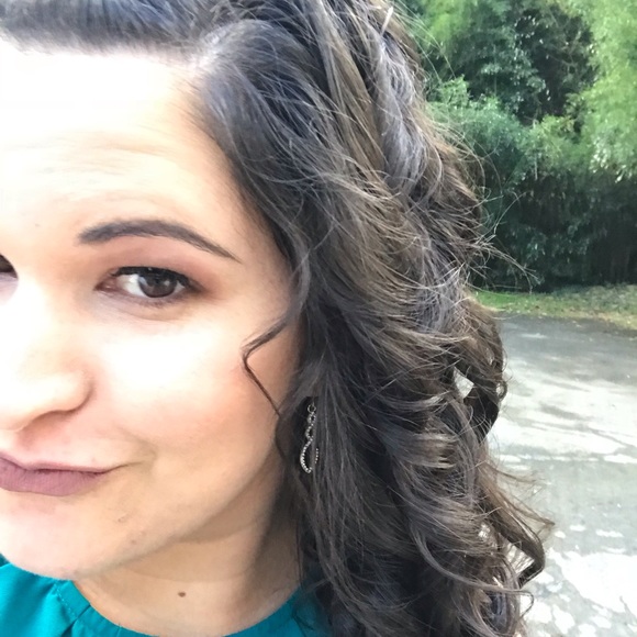 Meet your Posher, Stephanie - Picture 1 of 1